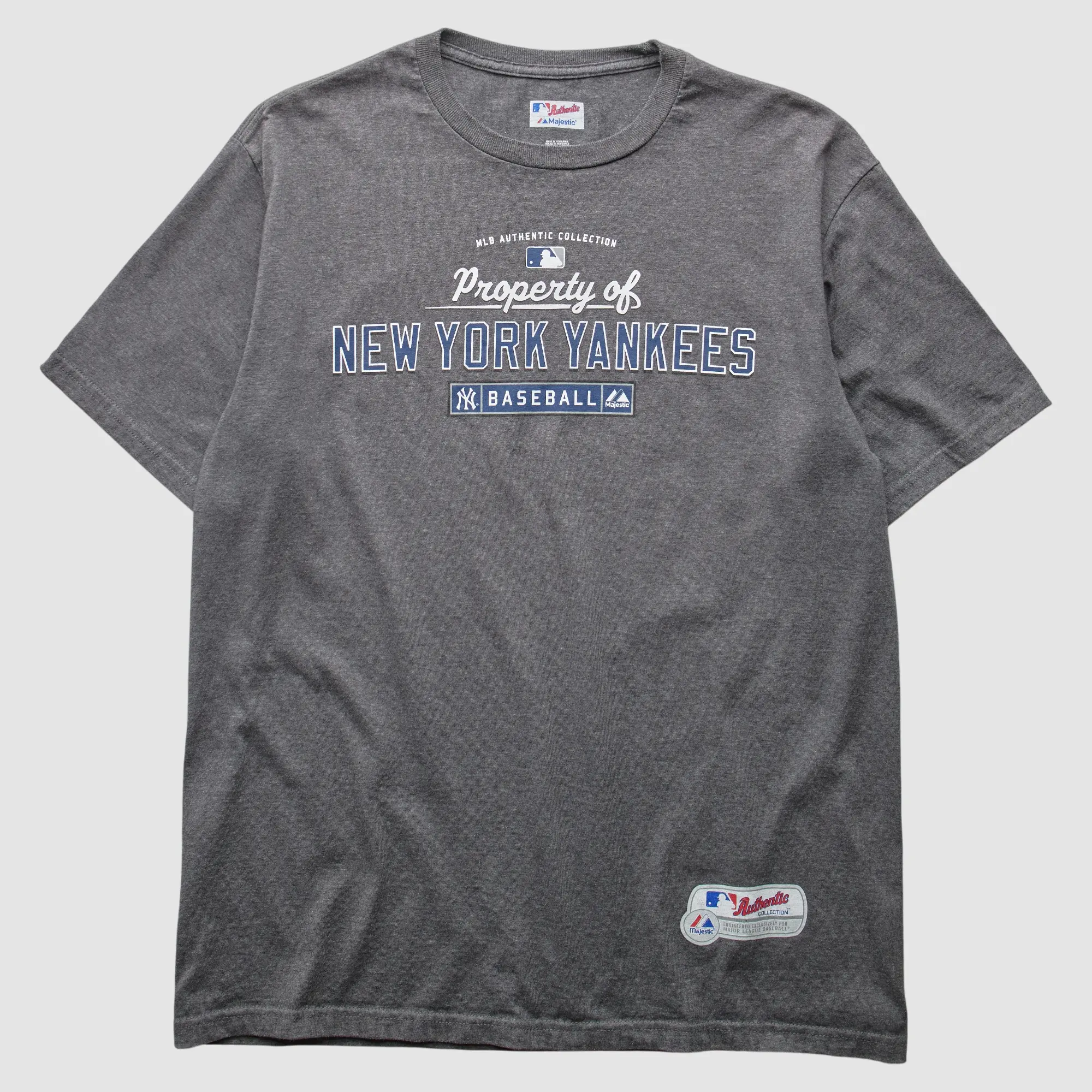 New York Yankees Majestic 2000s T-Shirt - Gray - L