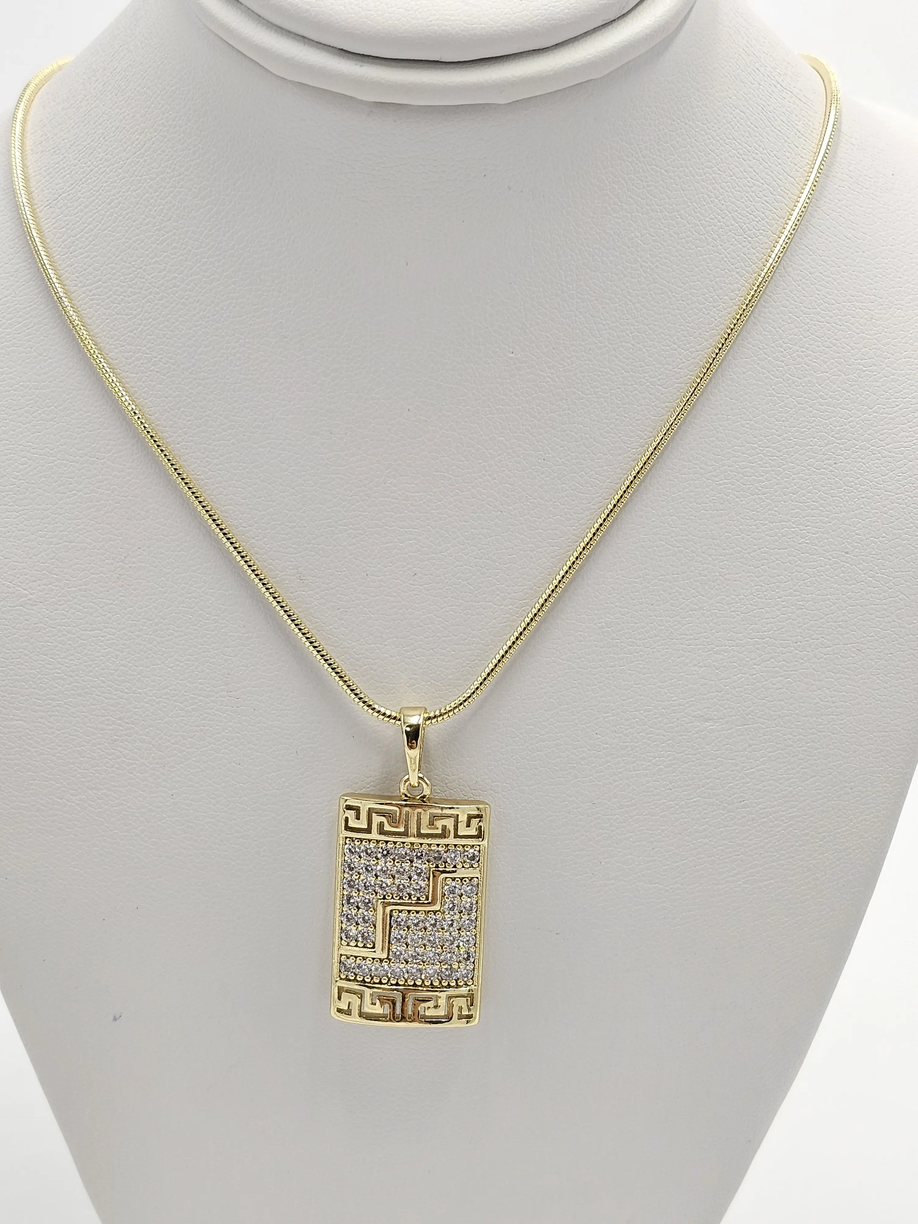 Carti pendant and mouse tail chain. size 20 inches