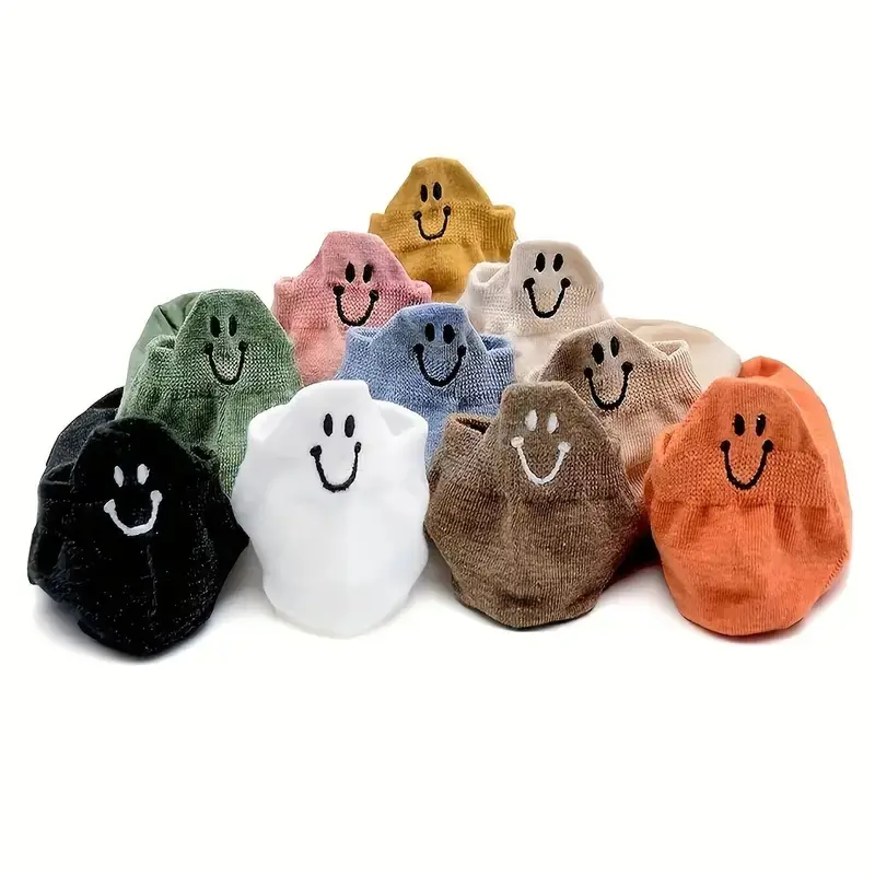Women's Cute Smiley Face Ankle Sock Set (10 Pairs), Kawaii Style Cotton Socks with Ruffled Edge, Soft Breathable Fabric with a Comfortable Fit, Cartoon Design Ankle Socks
