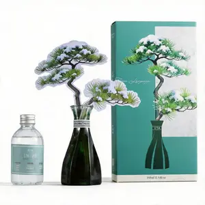 Cedarwood scented reed diffuser, flameless and alcohol-free, a high-end home fragrance diffuser for bedrooms and other indoor spaces, long-lasting fragrance, large capacity.