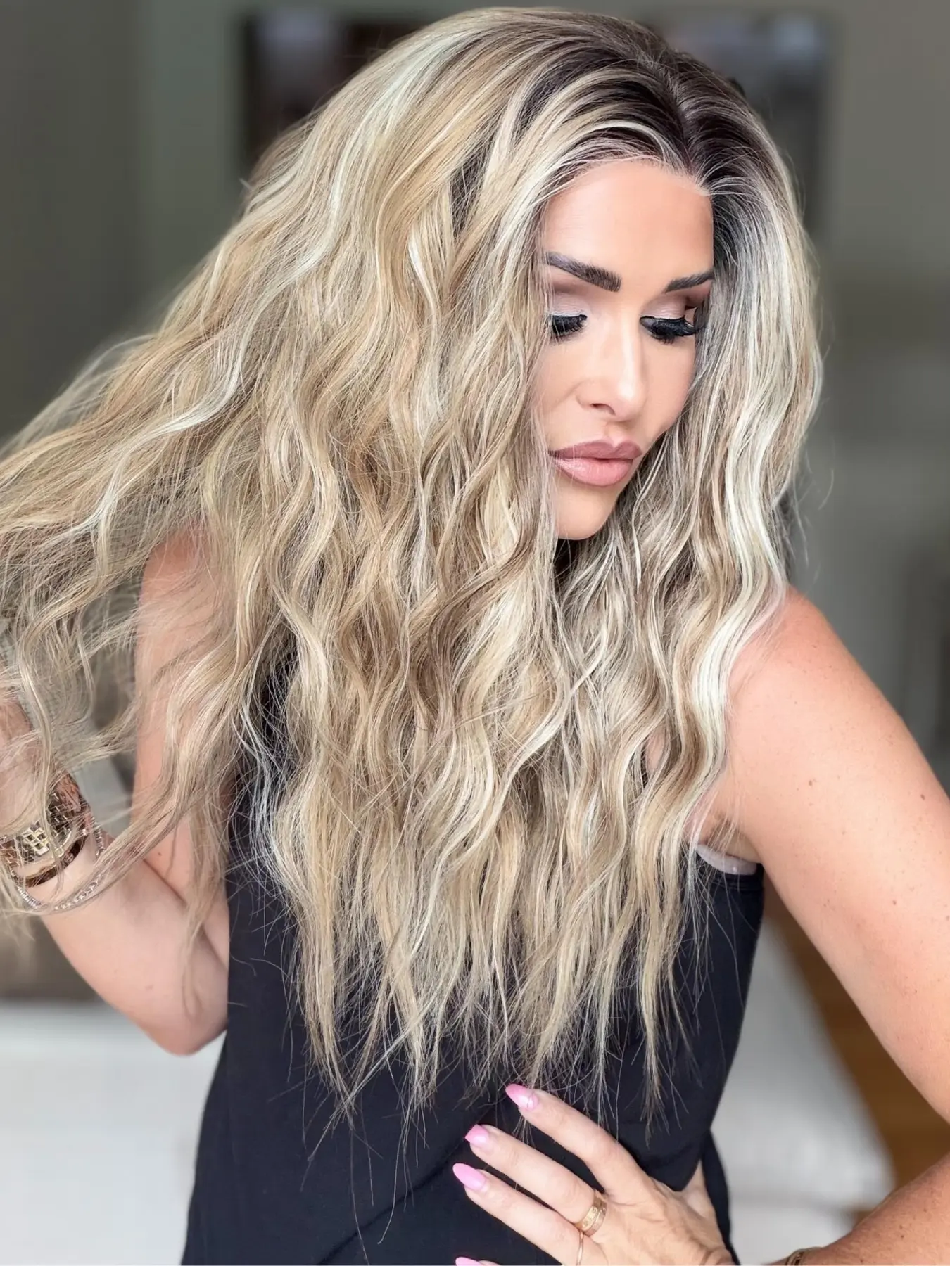 MACA BAKA Caroline Creamy Beige Blonde Ombre Highlight Water Wave Lace Front Wigs with Scandinavian Hairline Low Density 18 Inches Long Blonde Brown Loose Curly HD Synthetic Lace Front Wigs for Women Pre Plucked