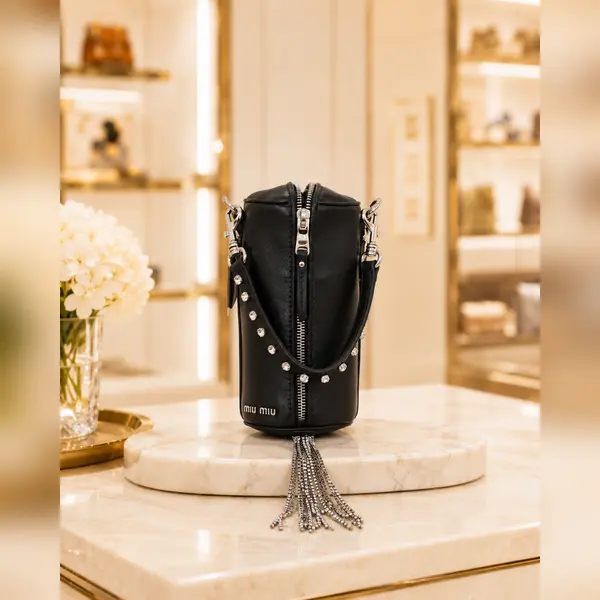 Pre-owned miu miu - Tote Bags Crystal Embellished Leather Double Zip Crossbody Bag Black Silver Hardware LA23266630