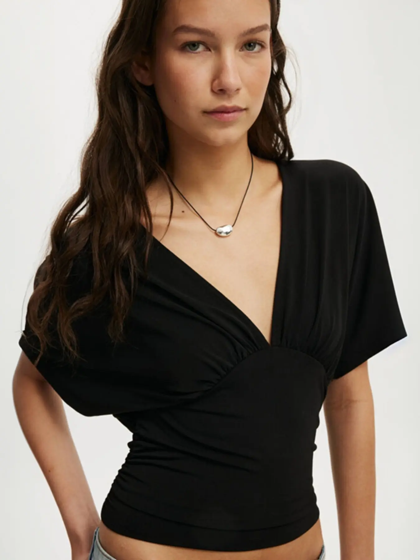 Women's Solid V-Neck Mid-Sleeve Batwing Crop Top, Waist-Cropped Design, Casual Feminine Fashion Style, Perfect for Daily Wear and Commuting, Womenswear, Shirts