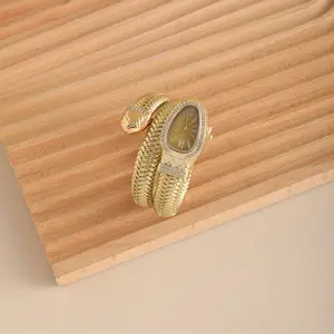 1 Fashionable New Women's Snake Shaped Watch with Diverse Colors, Stylish Oval Dial, Easy To Wear Design, Suitable for Daily Wear, High End Watch
