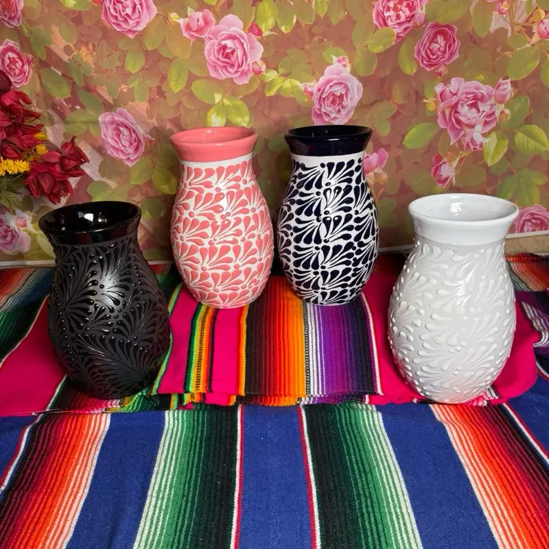 Vase boliche Talavera varios colores.. Rosa,blanco,negro y azul cobalto
