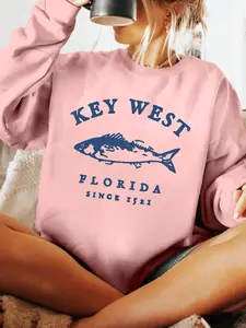 Plus Size Blue Fish Print Pullover Sweatshirt, Casual Round Neck Sporty Top, Fall & Winter Fashion, Fitted Women's Clothing