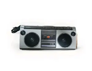 Goldstar TSR-571 AM/FM 2 Band Cassette Recorder Boombox - Mint Cond. - Powers On