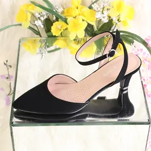 Fashion heel point toe ankle strap and buckle closed toe kitten heel