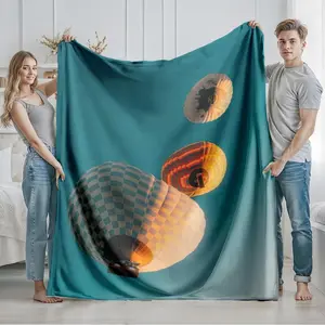1 piece Hot air balloons flying under the blue sky themed flannel blanket - Super soft fluffy flannel blanket, suitable for sofas and beds, all-season use, modern design, digital printing, 100% polyester material, machine washable, suitable for