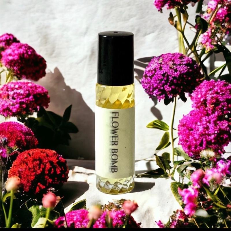 Flower Bomb Type Women Designer Perfume Oil; One Ounce Glass Roller Bottle, Uncut Unisex Fragrance Body Oil Premium Grade A Alcohol Free