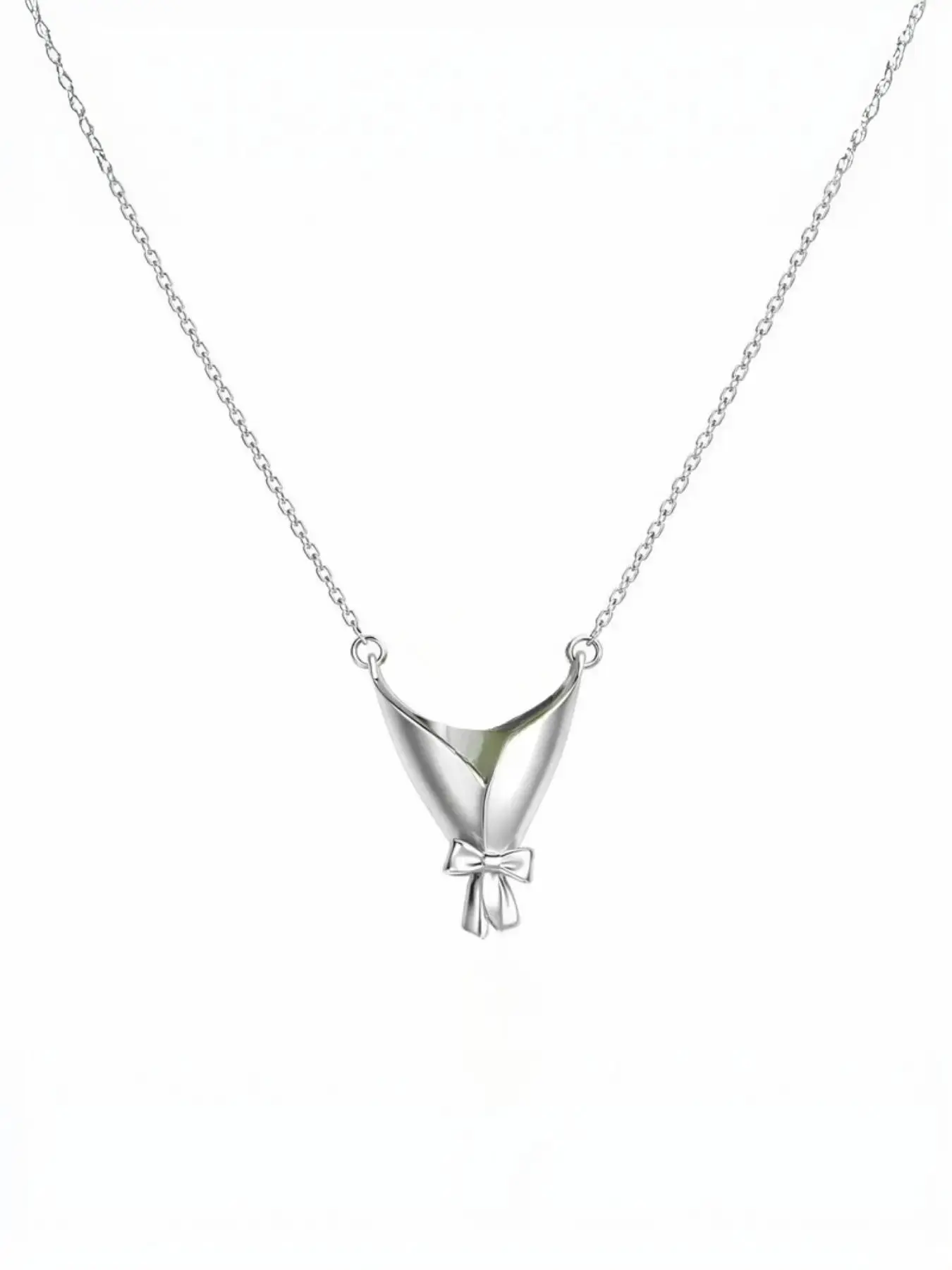 Flower container necklace, can hold flowers, a perfect gift for your girlfriend or lover. (Flowers not included in the actual product) Trendy charm necklaces, Flower Bouquet Necklace, Copper Pendant Necklace, Chain Necklace