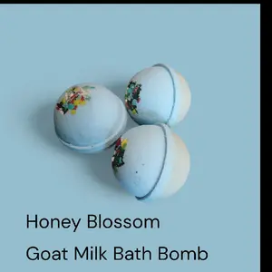Goat Milk Honey Blossom Bath Bomb 250G for Relaxing Bath Time Experience with Epsom Salt