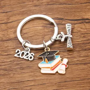 Graduation Keychain Set 2026, Includes Hat and Certificate, Graduation Gift Keyring Pendant, Back Bag Decoration, Party Gift