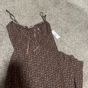 beverly and beck daisy floral tie front midi dress Beverly and Beck Daisy Floral Tie Front Midi Dress