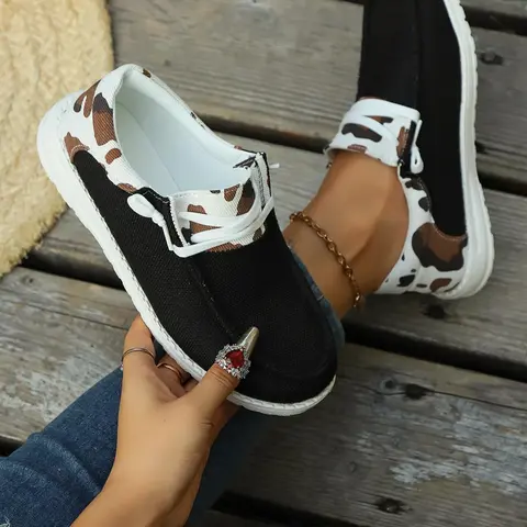 Women's Fashion Camo Print Lace up Round Toe Athletic Trainer Sneakers, Casual Comfortable Sports Walking Shoes, Female Simple All-match Shoes for Daily Used Footwear, Trendy Walking Sneaker, Trending Sneakers, Patchwork Design Sneakers
