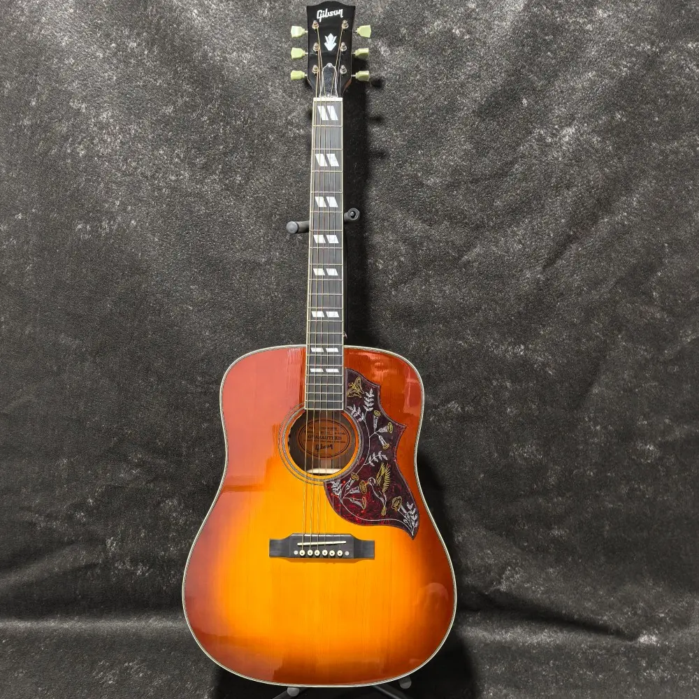 Gibson with B1 EQ Hummingbird Acoustic Guitar, Rosewood Fingerboard, Solid Spruce Top, 41-inch, Mahogany Sides/Back, 20-Fret, Suitable for Performances