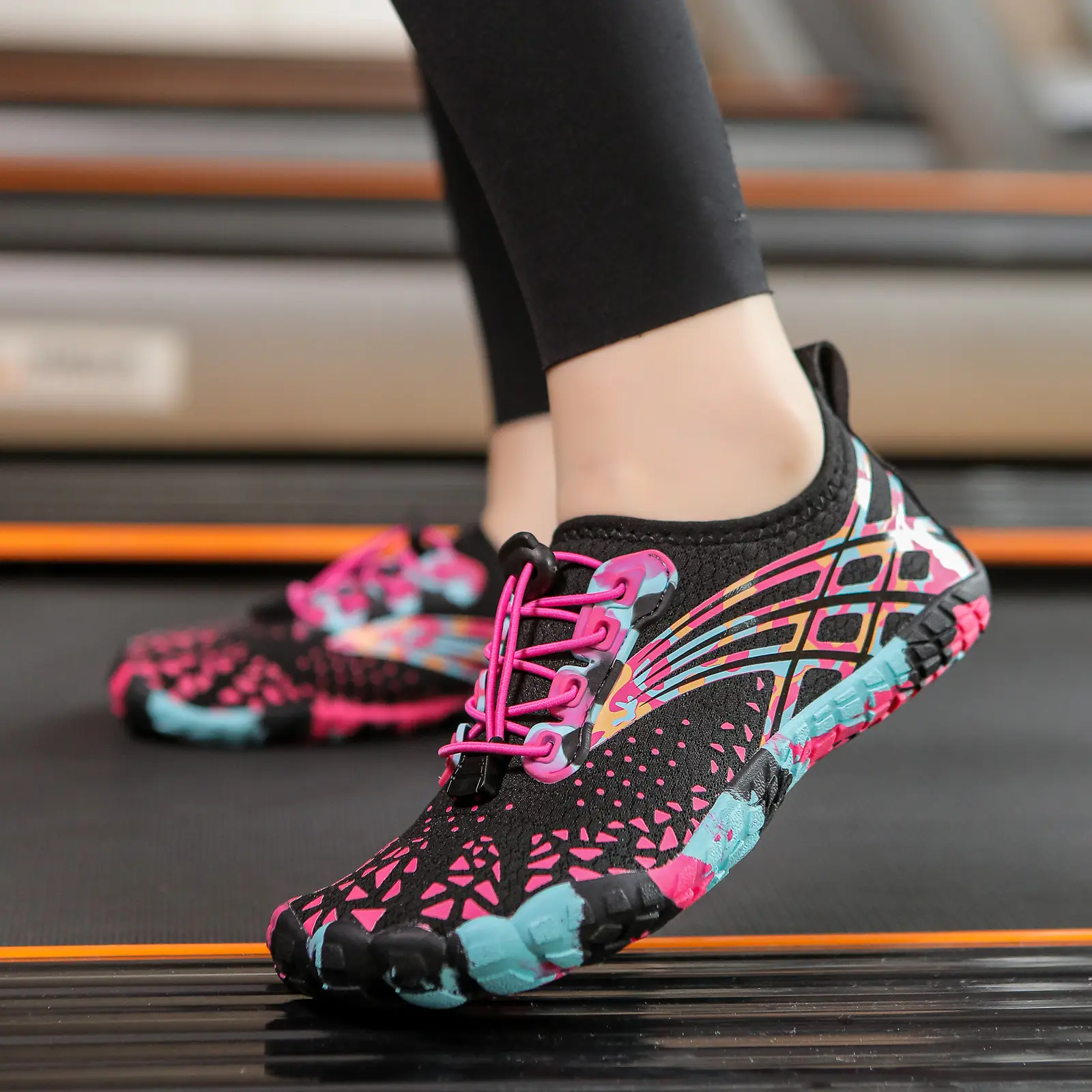 Women's cross-country training shoes, outdoor rock climbing and cycling shoes, Quick-Dry Slip-On Water Shoes-indoor fitness shoes, breathable fabrics, beach swimming and water hiking shoes