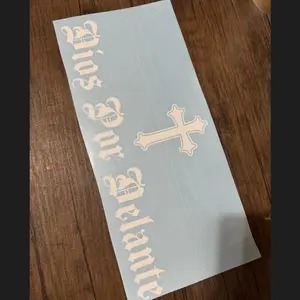 Dios Por Delante Car Decal - Weather Resistant Vinyl Decal with Cross Design, Available in Multiple Sizes and Colors, High-Quality Material