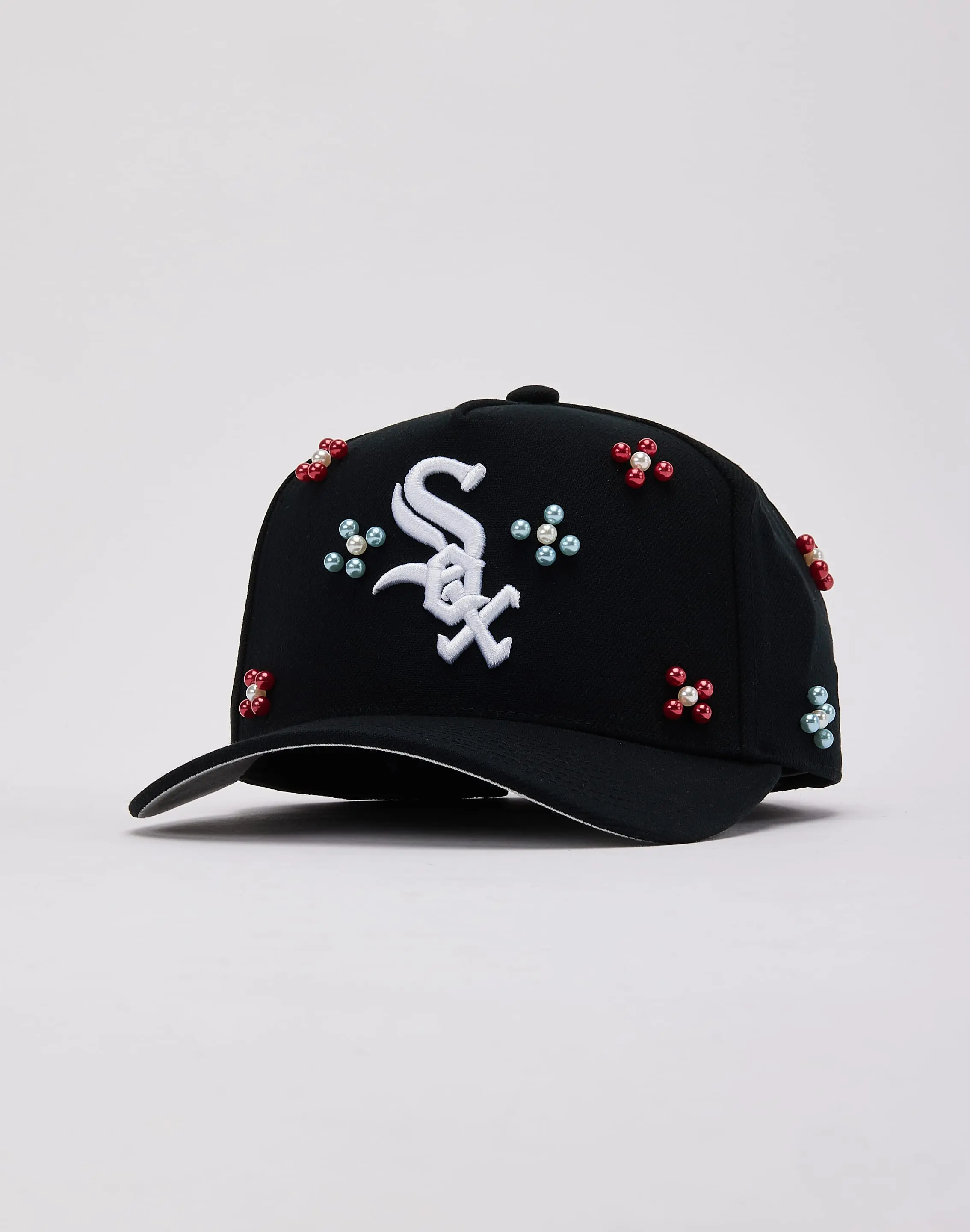 Mens Mitchell & Ness MLB Chicago White Sox Beaded Pro Pinch Snapback Hat Mens Mitchell & Ness MLB Chicago White Sox Beaded Pro Pinch Snapback Hat