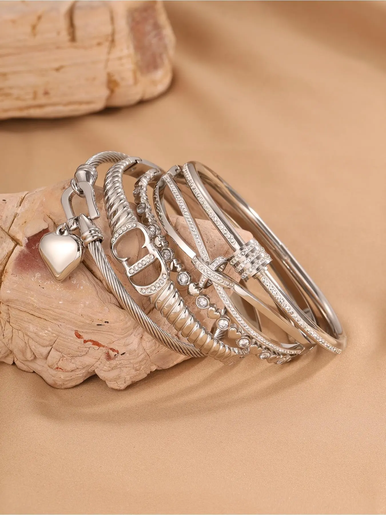 5-Piece Fashionable Classic 304 Stainless Steel Bracelet Set, Multilayered Bangles, Stackable Bracelets, a daily fashion essential featuring a unique waterproof and rust-resistant design, perfect for everyday wear, Mother's Day, and Thanksgiving