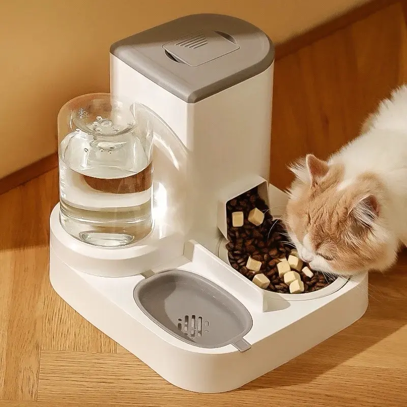 Pet feeder