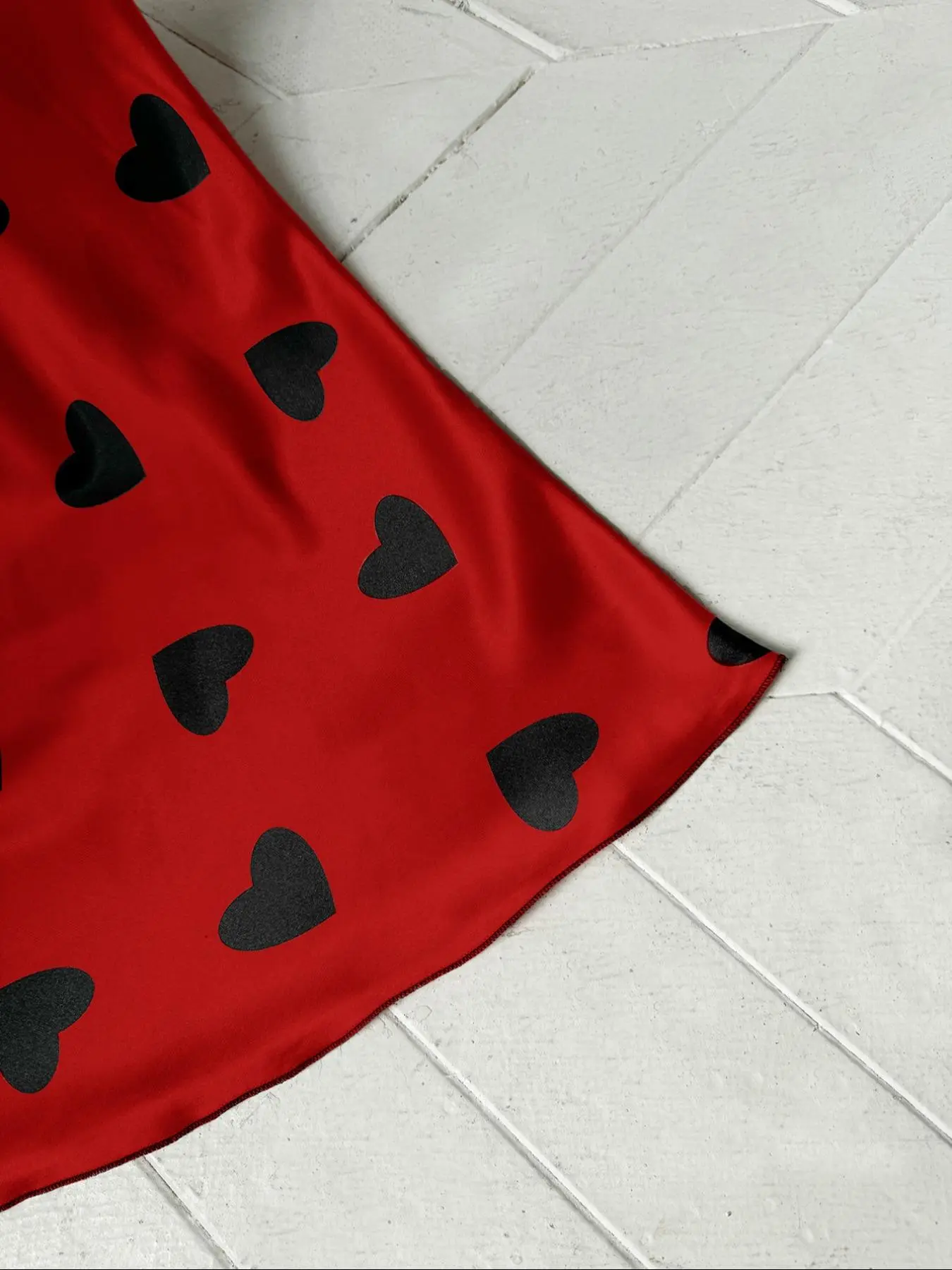 Women's Heart Print Contrast Lace Cami Fitted Nightdress, Soft Comfortable Breathable Spaghetti Strap Satin Nightgown, Night Dress for Women, Loungewear, Nightwear - TikTok Shop Women's Heart Print Contrast Lace Cami Fitted Nightdress, Soft Comfortable Breathable Spaghetti Strap Satin Nightgown, Night Dress for Women, Loungewear, Nightwear - TikTok Shop