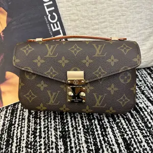 Pre-owned Louis Vuitton Iconic Monogram coated canvas Shoulder Bags Pochette Métis East West（48330208）