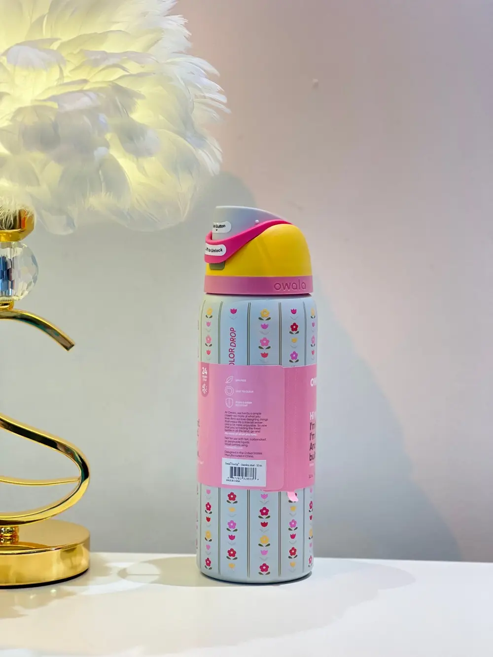 Owala Floral Pattern 32oz Large Capacity Stainless Steel Insulated Mug - Portable Vacuum Insulated Bottle with 2-in-1 Straw Lid, Leak-proof Design, BPA-free. Ideal for sports enthusiasts, this stylish insulated water bottle is perfect for travel.