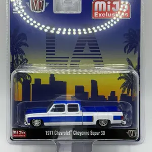 M2 Machines 1:64 Chevrolet Cheyenne Super 30 LA EDITION