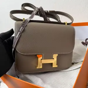Pre-owned HERMÈS Epsom Calfskin Shoulder Bags Constance 18 shoulder bag