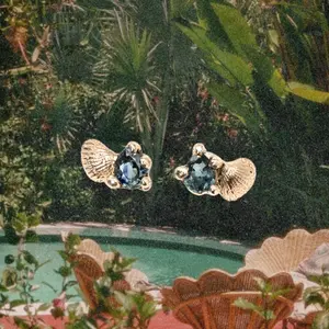 KM Scallop Sapphire Studs