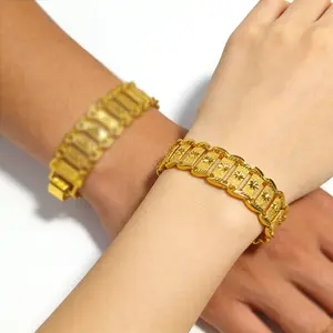 19mm Wide Cuban Link Bracelet (8") , Bold Gold Tone Wrist Chain - Lightweight Fashion Jewelry Gift for Men & Women