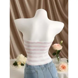 Essential for summer parties, this pink strapless top has a soft, matte texture!The ruched design accentuates elegant curves