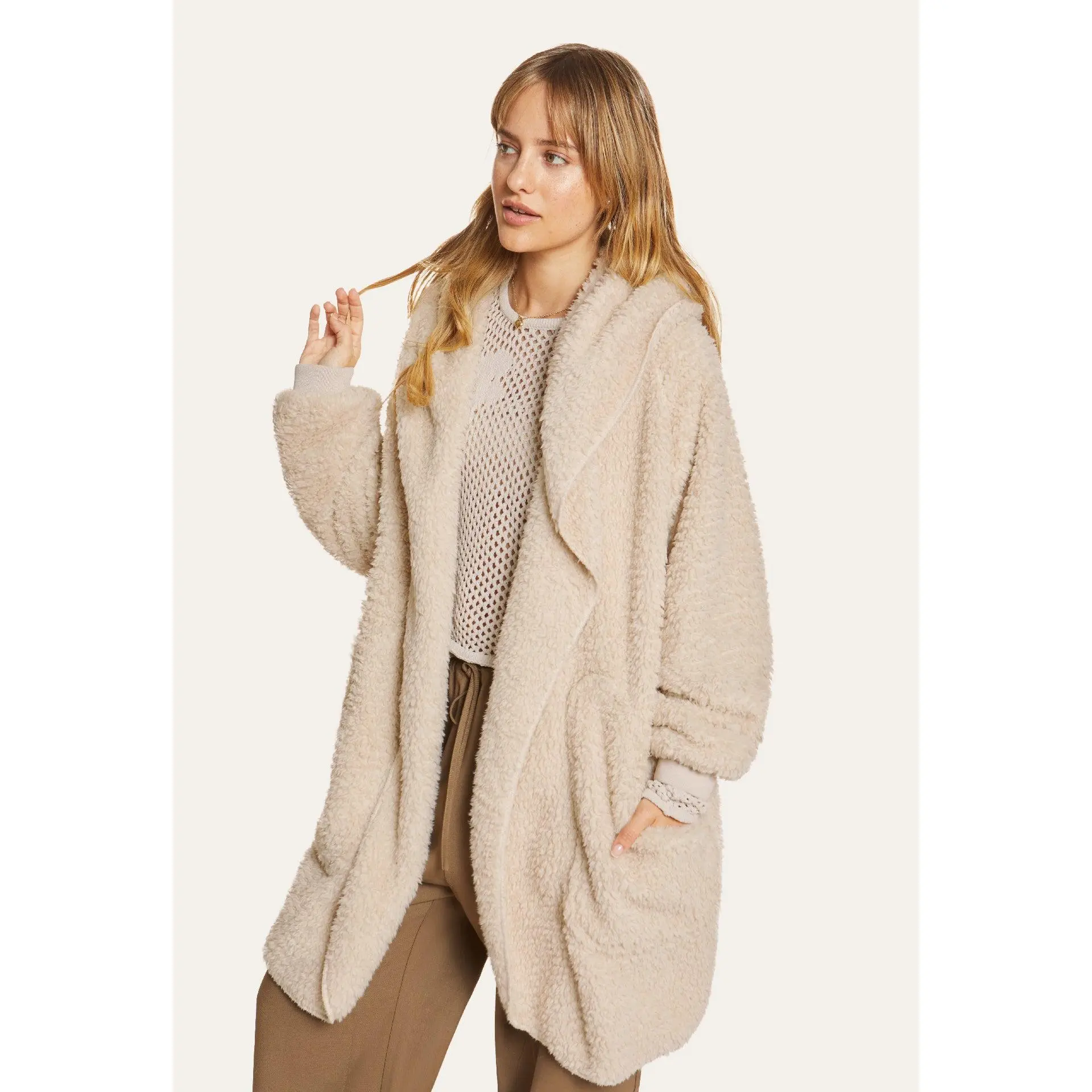 UnHide | Shleepy Robe - Wearable Blanket Robe with Hood and Pockets, Soft Faux Sherpa Lounge Robe UnHide | Shleepy Robe - Wearable Blanket Robe with Hood and Pockets, Soft Faux Sherpa Lounge Robe