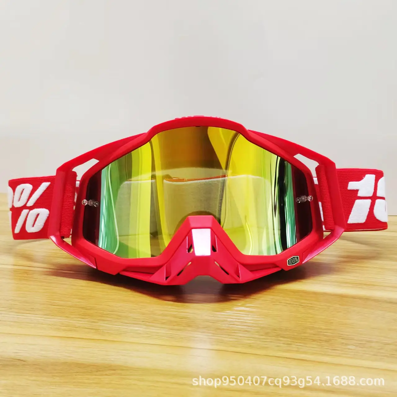 29 red frame, red nose   red film