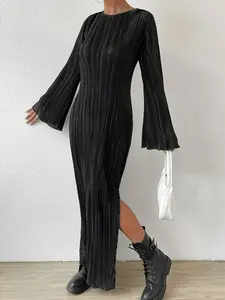 A set of women's casual black dress with long sleeves and flared sleeves, suitable for autumn and winter, suitable for home, indoor, and outdoor wear