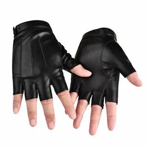 Men's Half Finger Street Dance Gloves Stylish Rivet Breakdance Gloves Performance Stage Fashion Dance Gloves