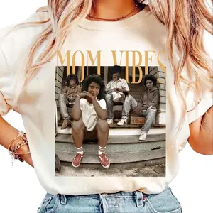 Black Woman Retro 90’s Mom Vibes Tshirt, Sitcom Moms Tshirt, Mother's Day Gift, Cool Mom Gifts, Thug Life Tee, Graphic Tee for Women, For Mama