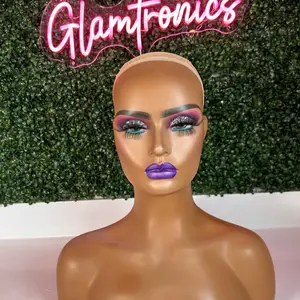 Glam mannequin head - Jaz