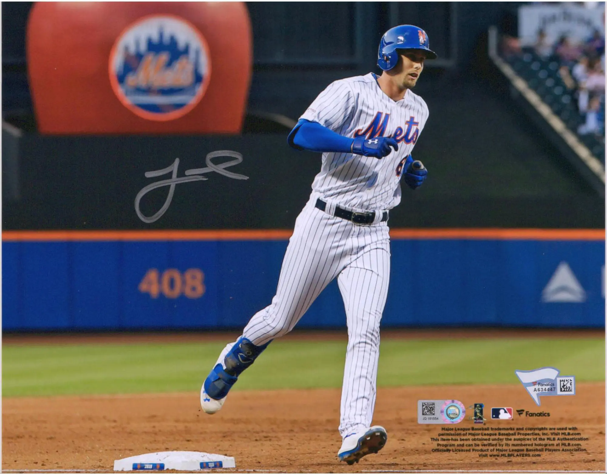 Jeff McNeil New York Mets Autographed 8" x 10" Apple Photograph - Fanatics Authentic Certified