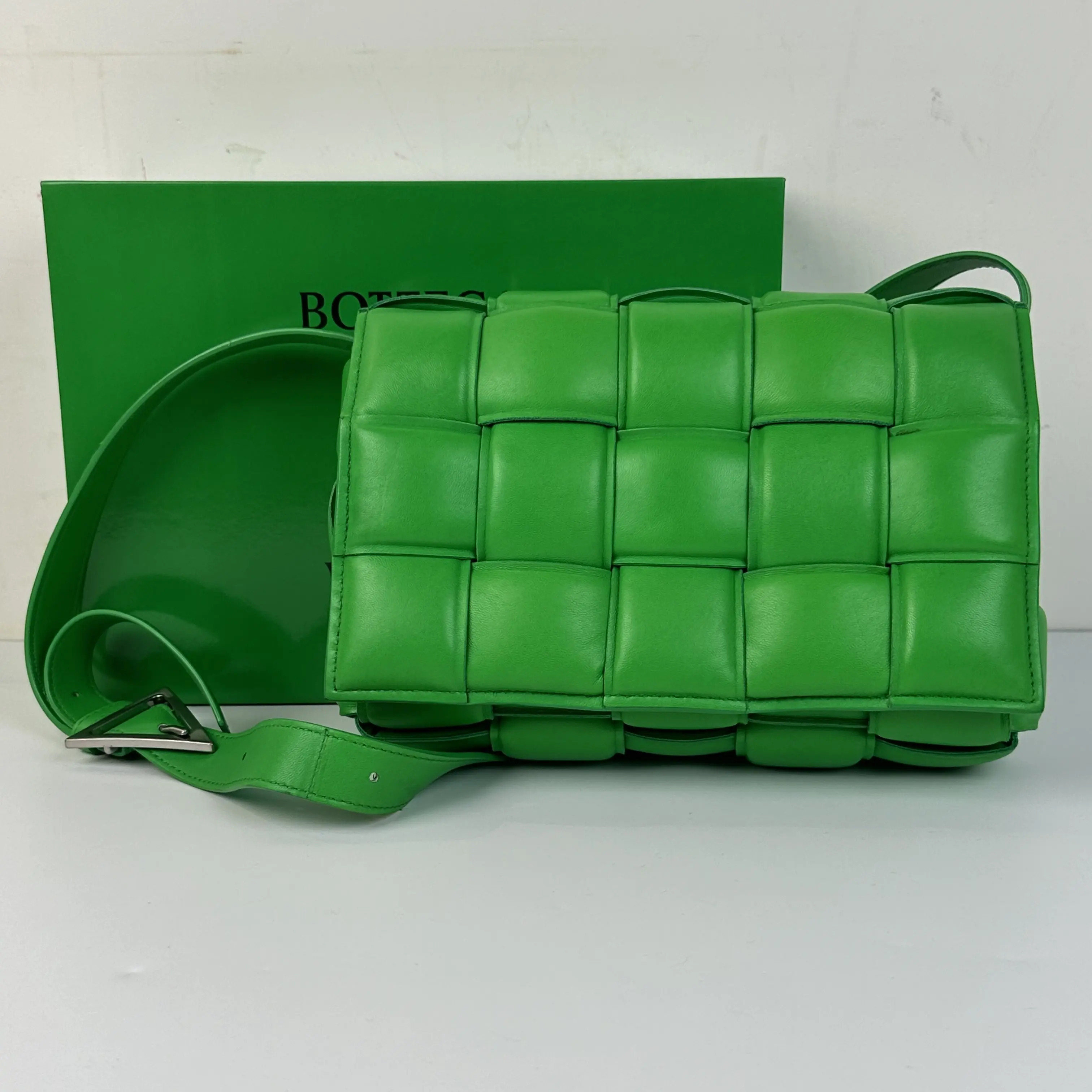 Pre-owned BOTTEGA VENETA Parakeet Green Padded Intrecciato Nappa Leather Cassette Crossbody Bag