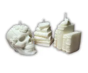 Bookish Candle - Unique Book Stack & Skull Design for Cozy Atmosphere