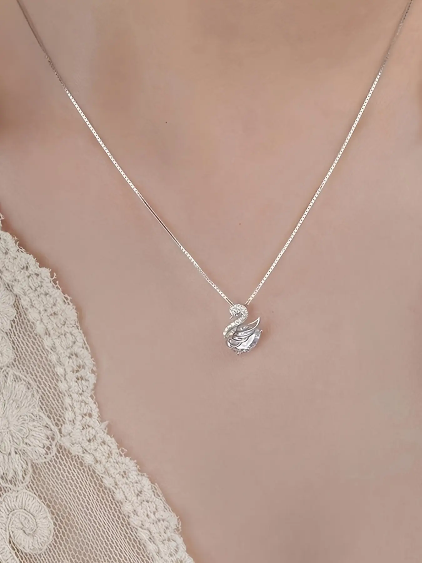 Pure Silver Swan Necklace for Women, Zircon Embedded Fashion Jewelry, Fashion Pendant Necklace, Daily Wear Accessory, Valentine's Day Gift for Girlfriend, Sentimental Necklaces