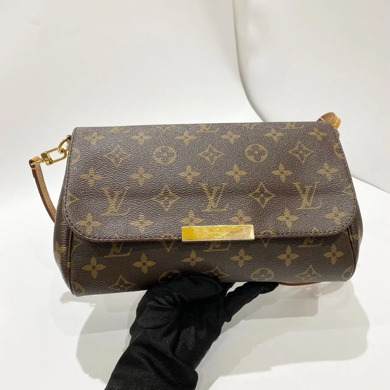 Pre-owned Louis Vuitton Monogram Favorite Chain Shoulder Bag Authenticity Verified Crossbody Bag (2412201), Shoulder Bags