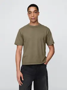 Gap Men's Heavyweight Cropped T-Shirt  - Gender Neutral
