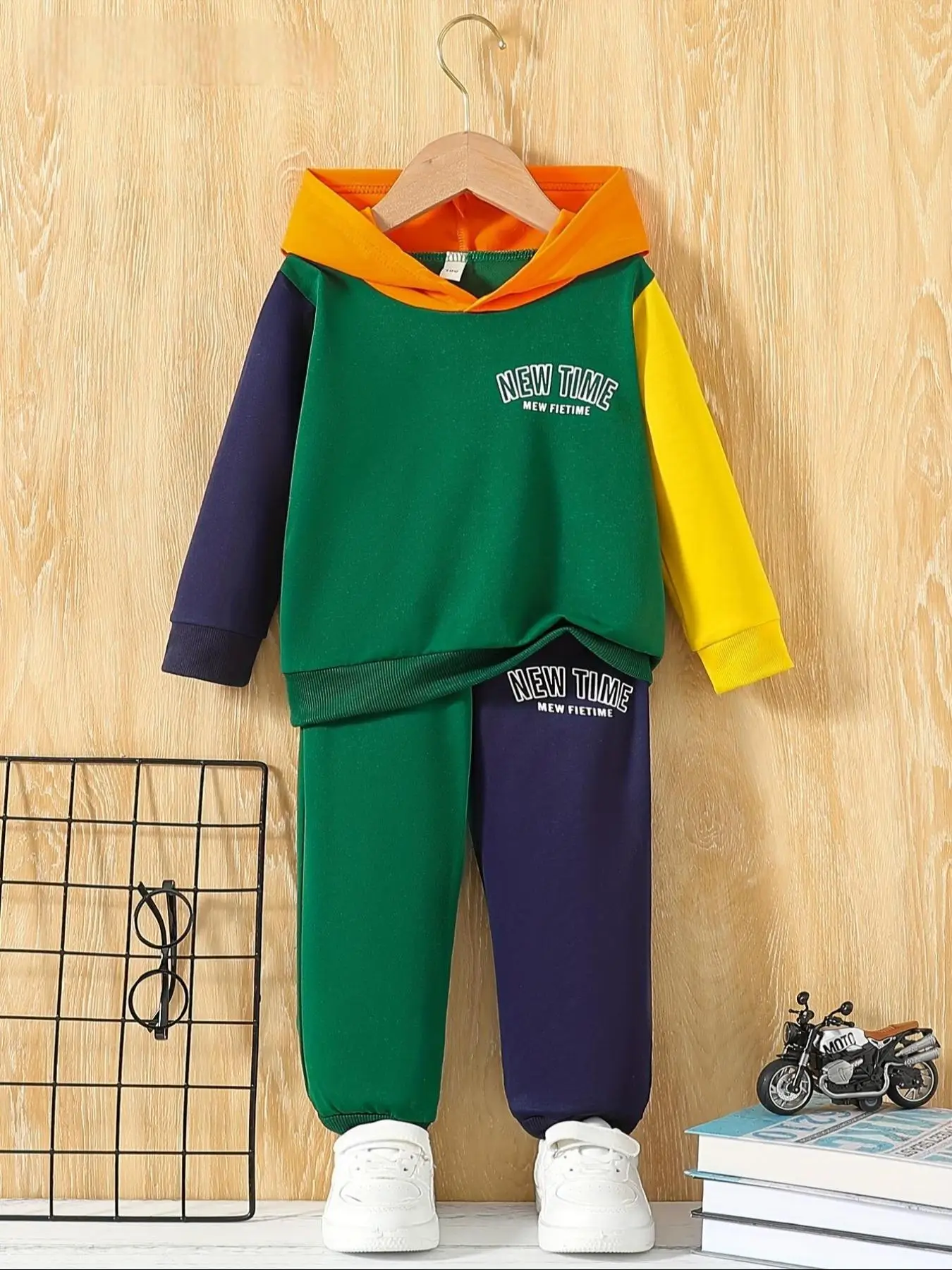 Two-Piece Set Toddler Boy's Letter Print Hoodie & Patchwork Sweatpants, Casual Long Sleeve Hooded Sweatshirt & Jogger Pants for Fall & Winter, Kids Cl