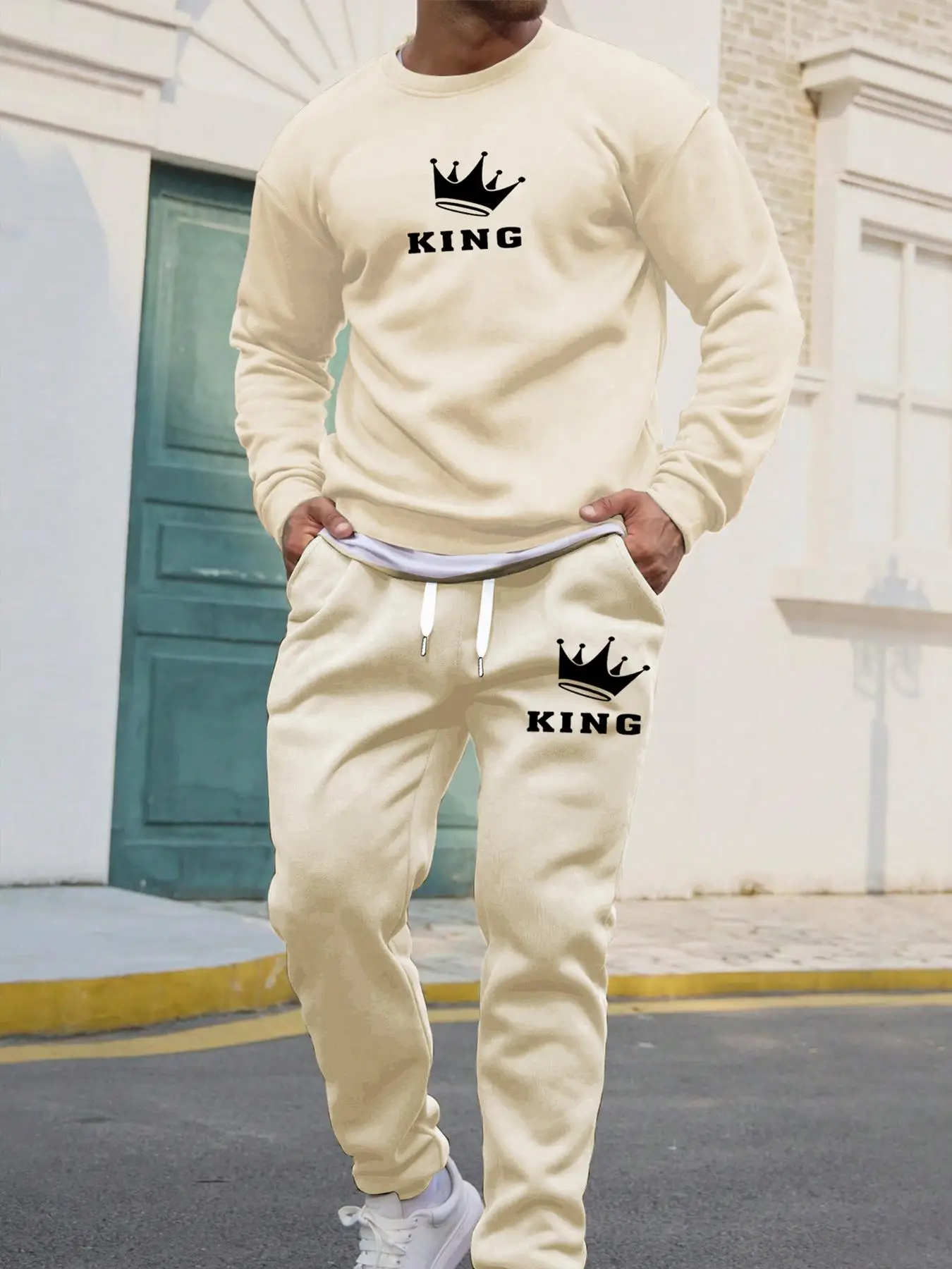2 Pieces Men's Stylish "king" Print Graphic Sweatsuit Set, Casual Fashion Streetwear Long Sleeve Sweatshirt & Drawstring Pocket Sweatpants for Daily W