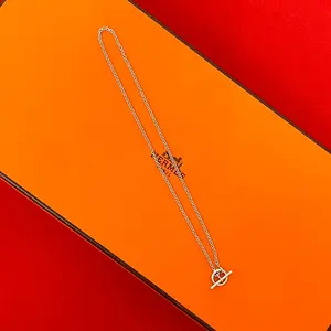Hermes Echapée Au750 Necklace