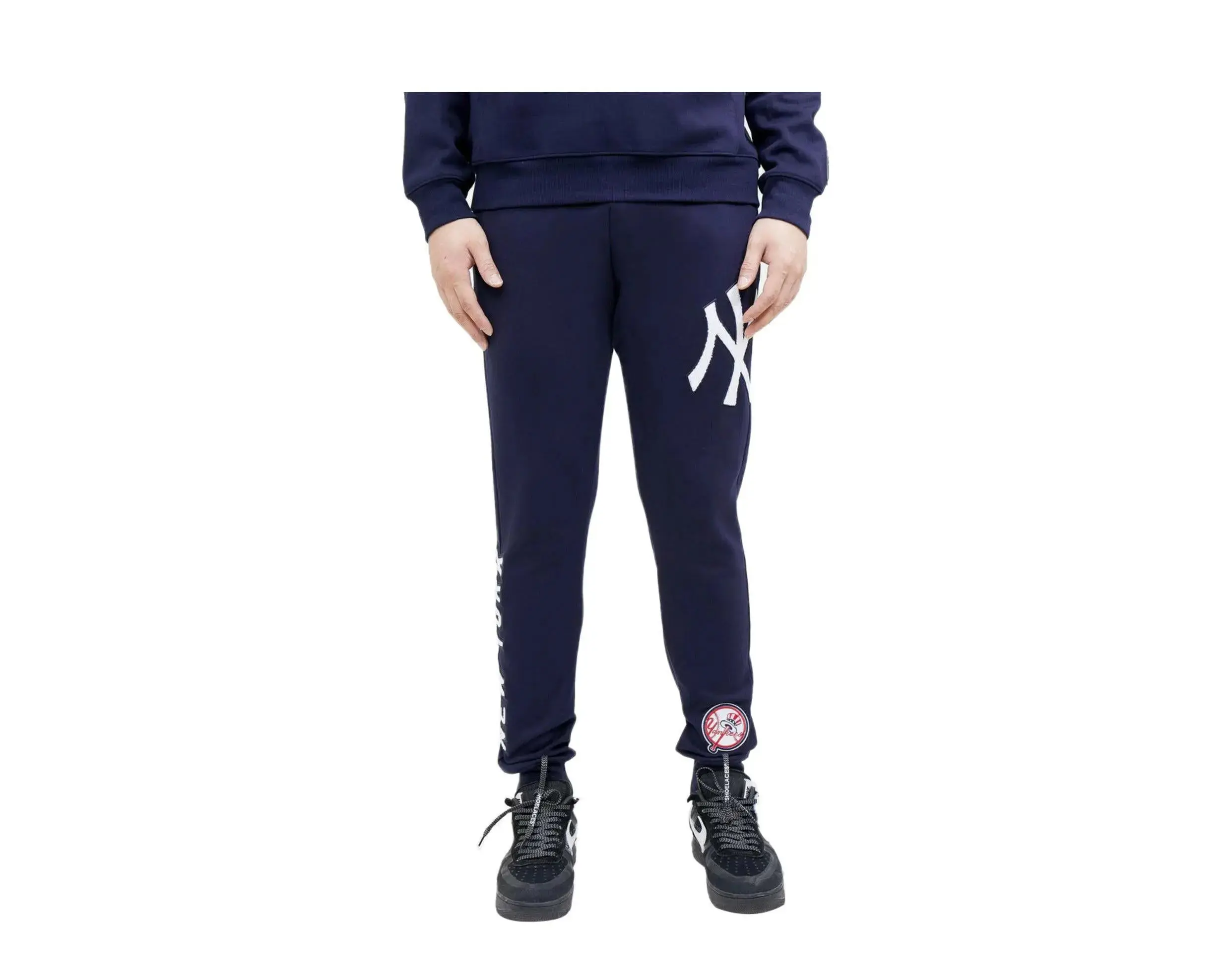 Pro Standard New York Yankees Logo Joggers Sweatpants in Navy | Men's