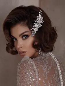 Custom Made Pearl Hair Comb for Brides & Bridesmaids, Elegant Wedding Party Headpiece, All Season Accessory for Special Events